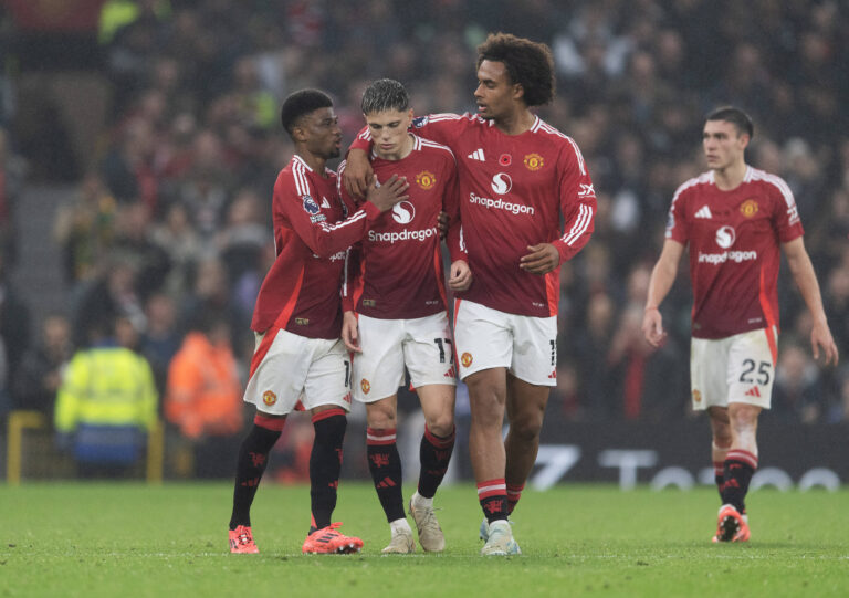 Van Nilsterooy believes Amad Diallo should start for Manchester United