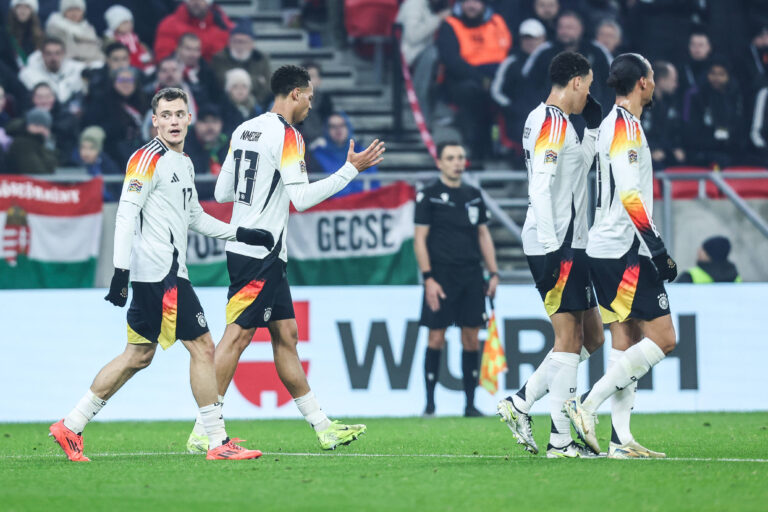 German winger Florian Wirtz with teammates