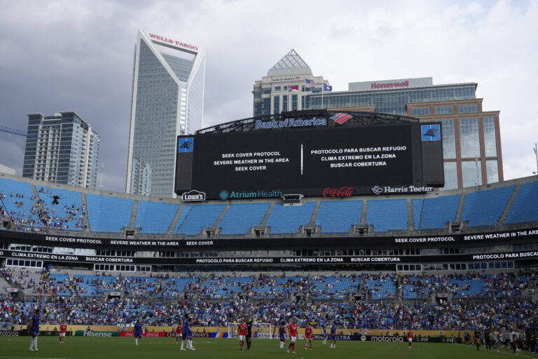 FIFA Club World Cup 2025 Referee stops match due to approaching thunderstormduring the FIFA Club World Cup 2025 round of 16 match between SL Benfica and Chelsea FC at Bank of America Stadium, US