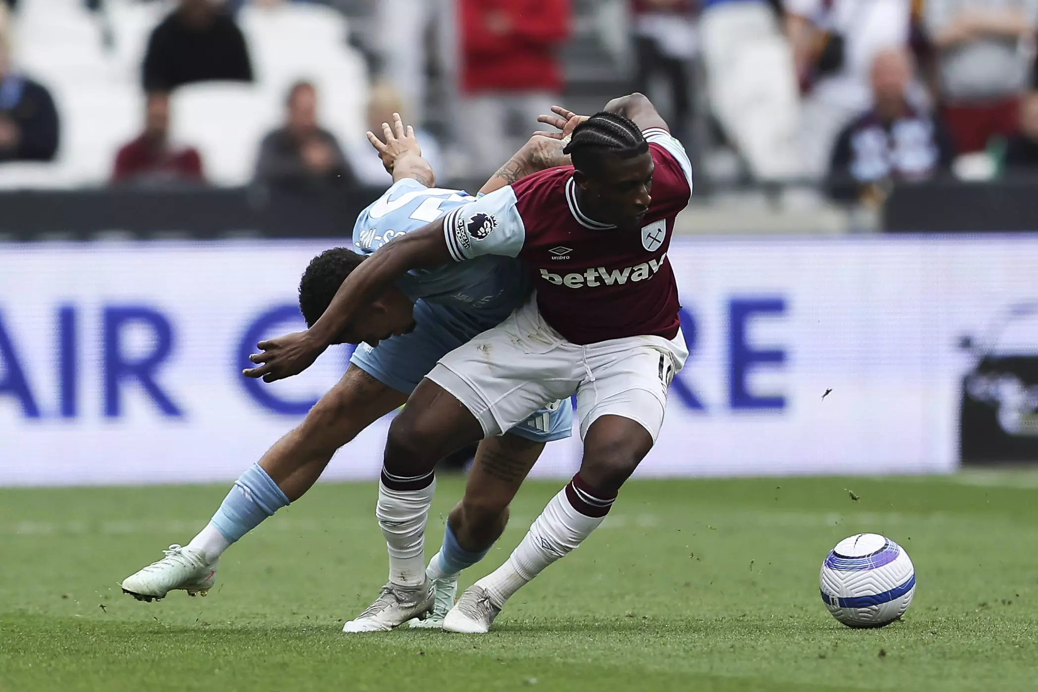 Tottenham Make Statement with Kudus and Gibbs-White in Stunning £100m Double Transfer