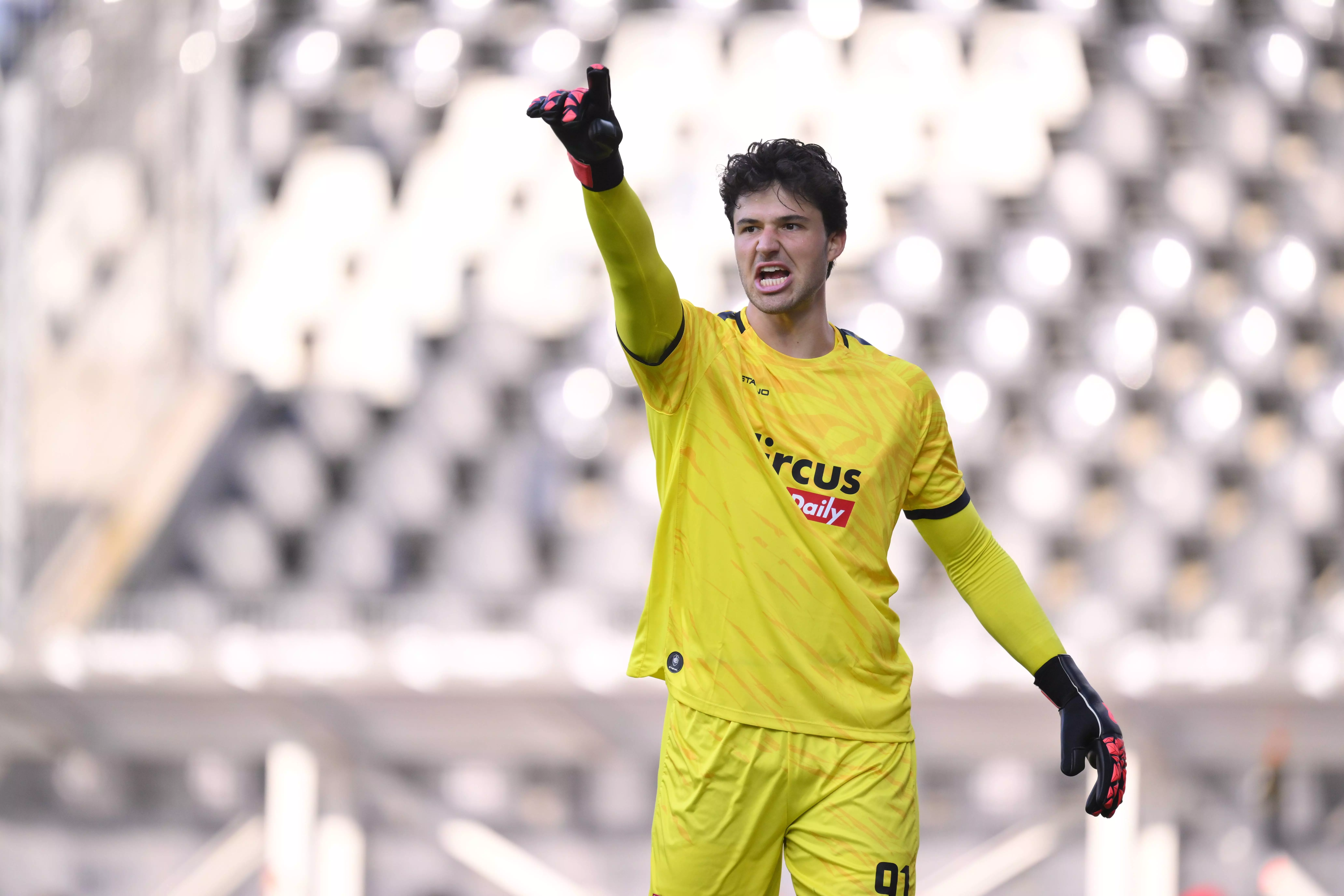 Manchester United Start Talks To Accelerate On ‘Excellent’ Goalkeeper Signing As Andre Onana Competition