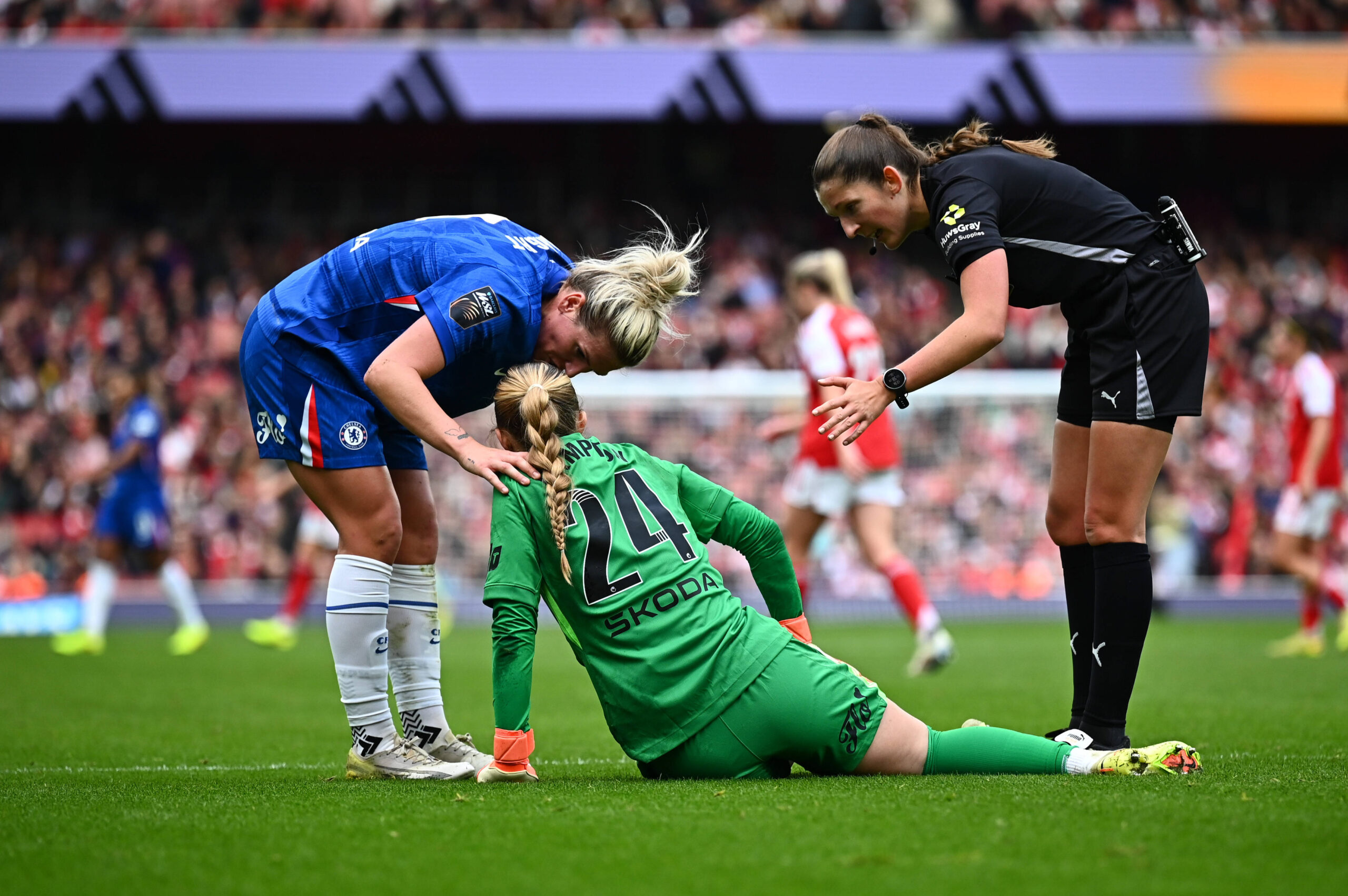 Chelsea Women News: Hannah Hampton To Miss a Few Weeks Due to Thigh Injury