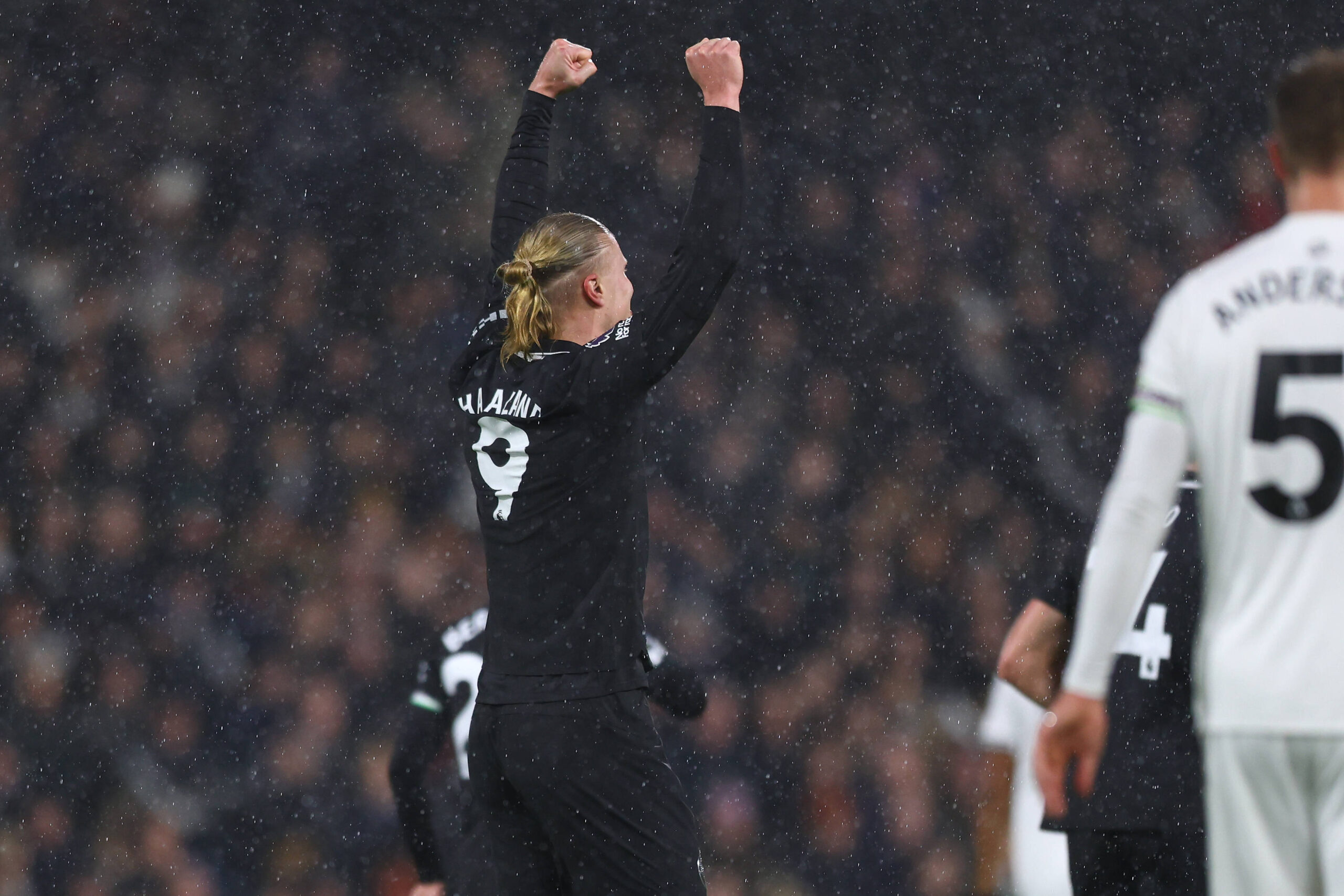 History Rewritten: Haaland Breaks Alan Shearer's 30-Year Record, Cementing His Place Among Football's Elite