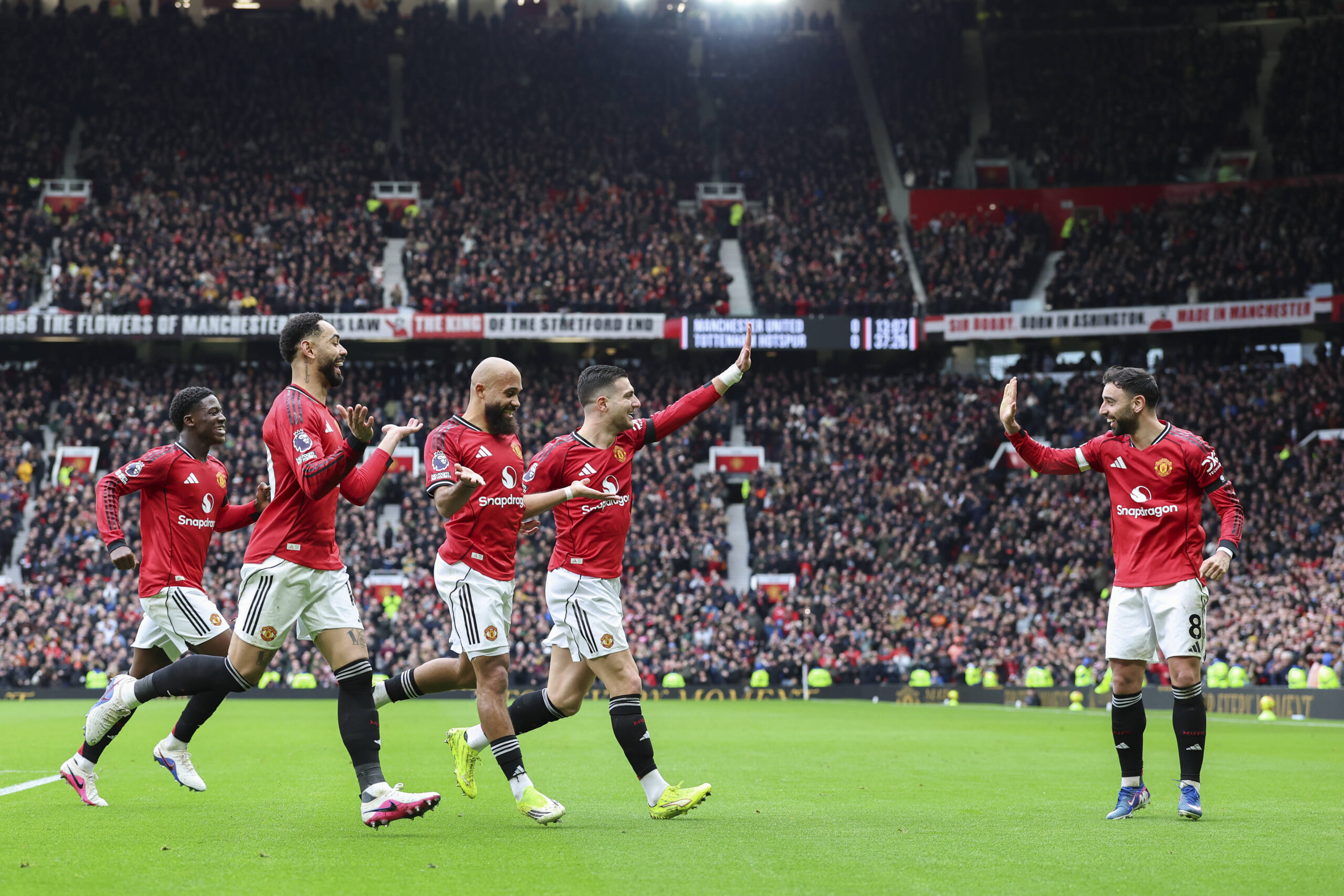 Manchester United Resurgence: An African Touch, Fernandes' Brilliance And United Back To Their Best